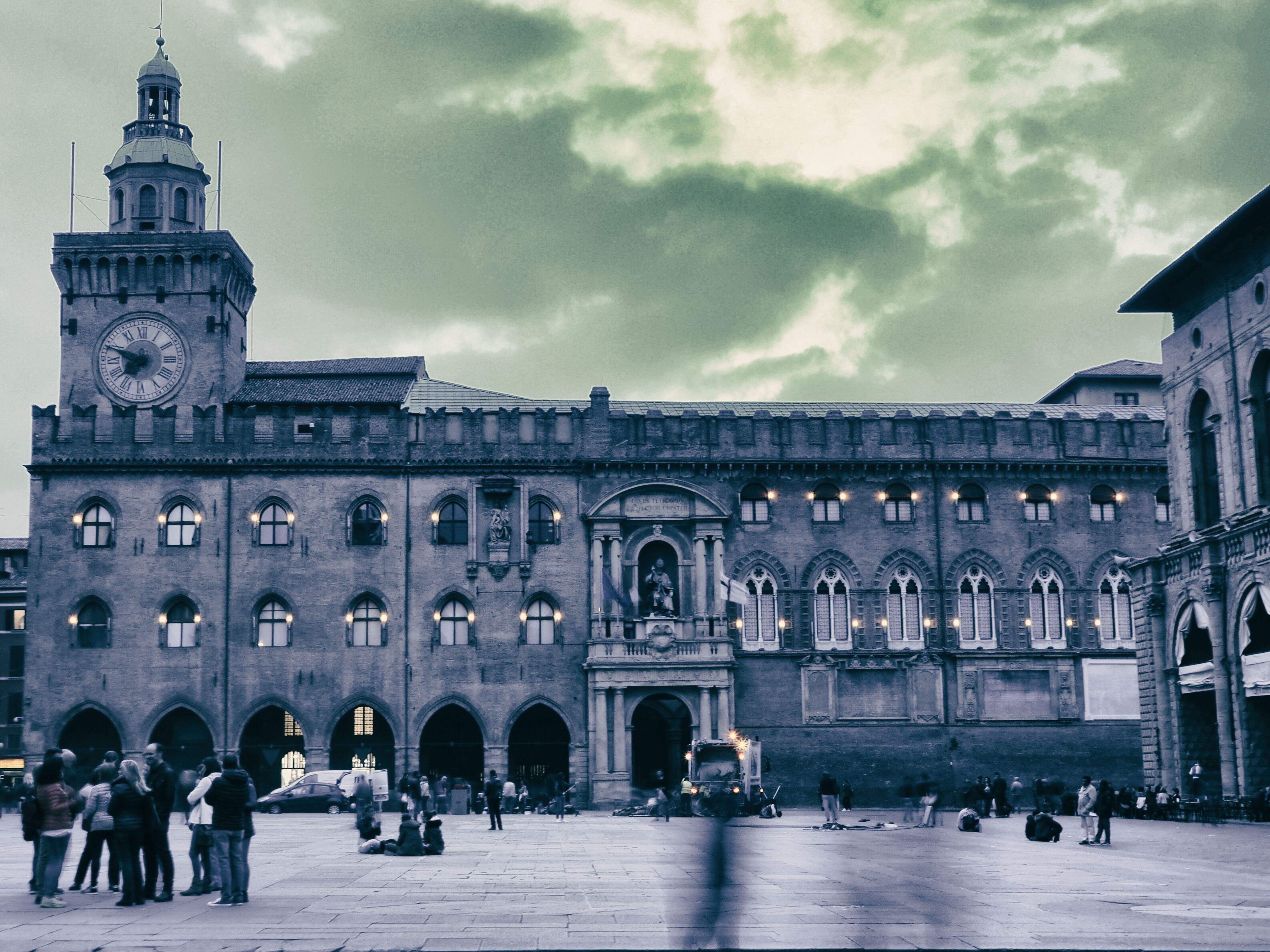 FOTO_PIAZZA_MAGGIORE.jpg